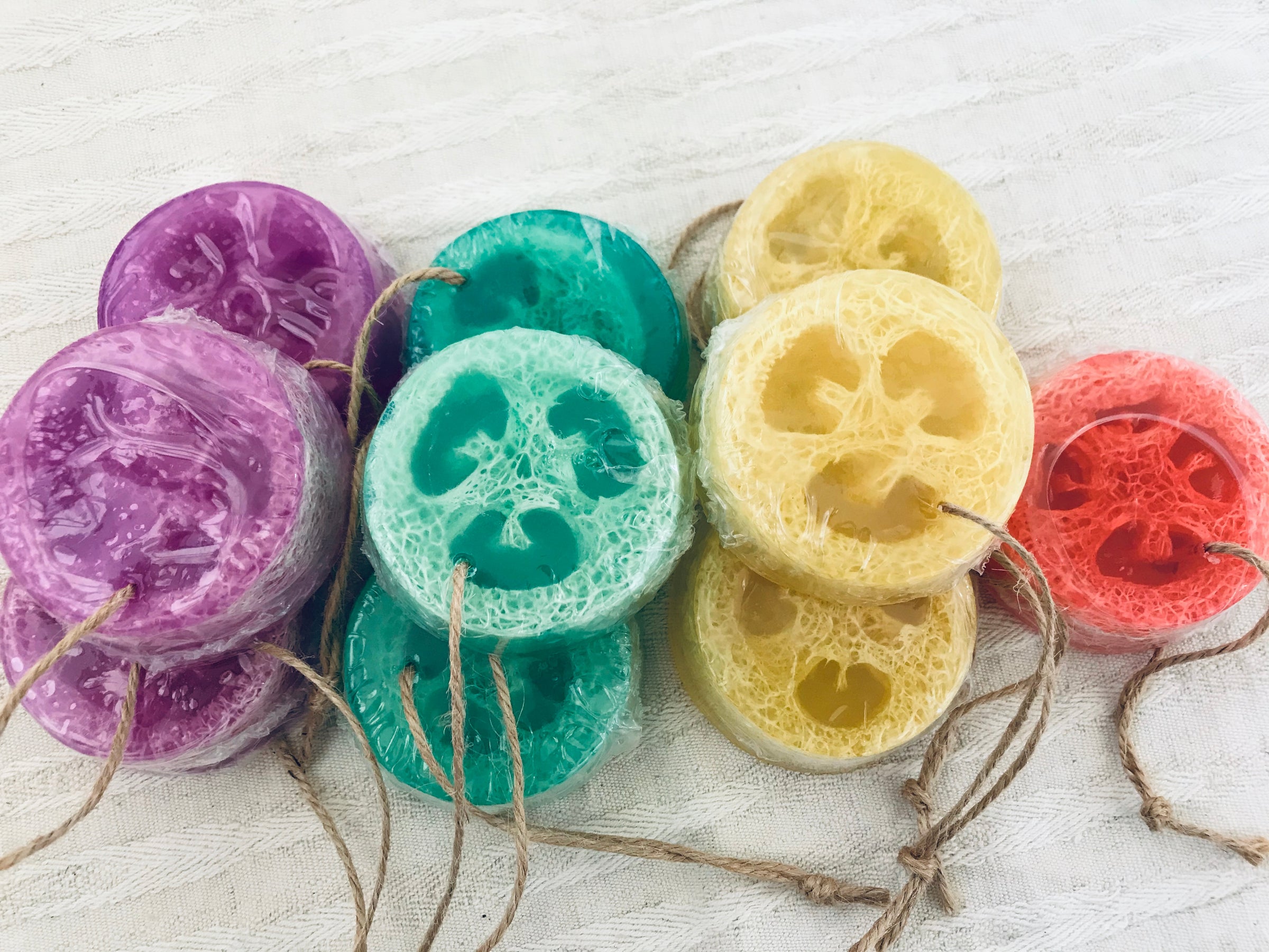 天然ヘチマたわし入りの石けん | Handmade Soap KOHARU
